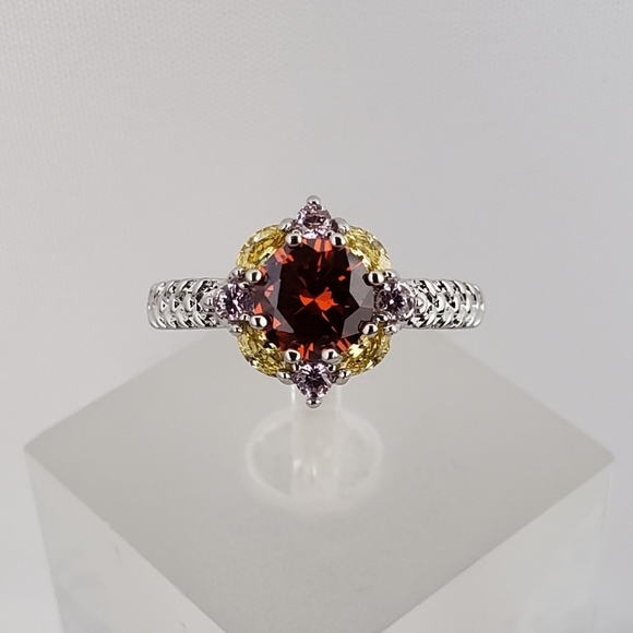 18k Mandala Ring - Picture 2 of 8